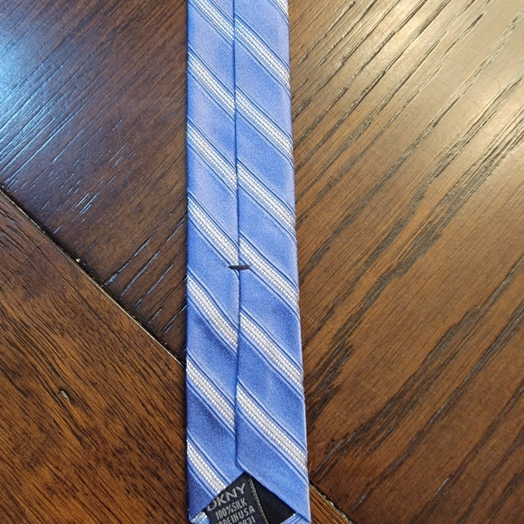 DKNY tie - Picture 3 of 3